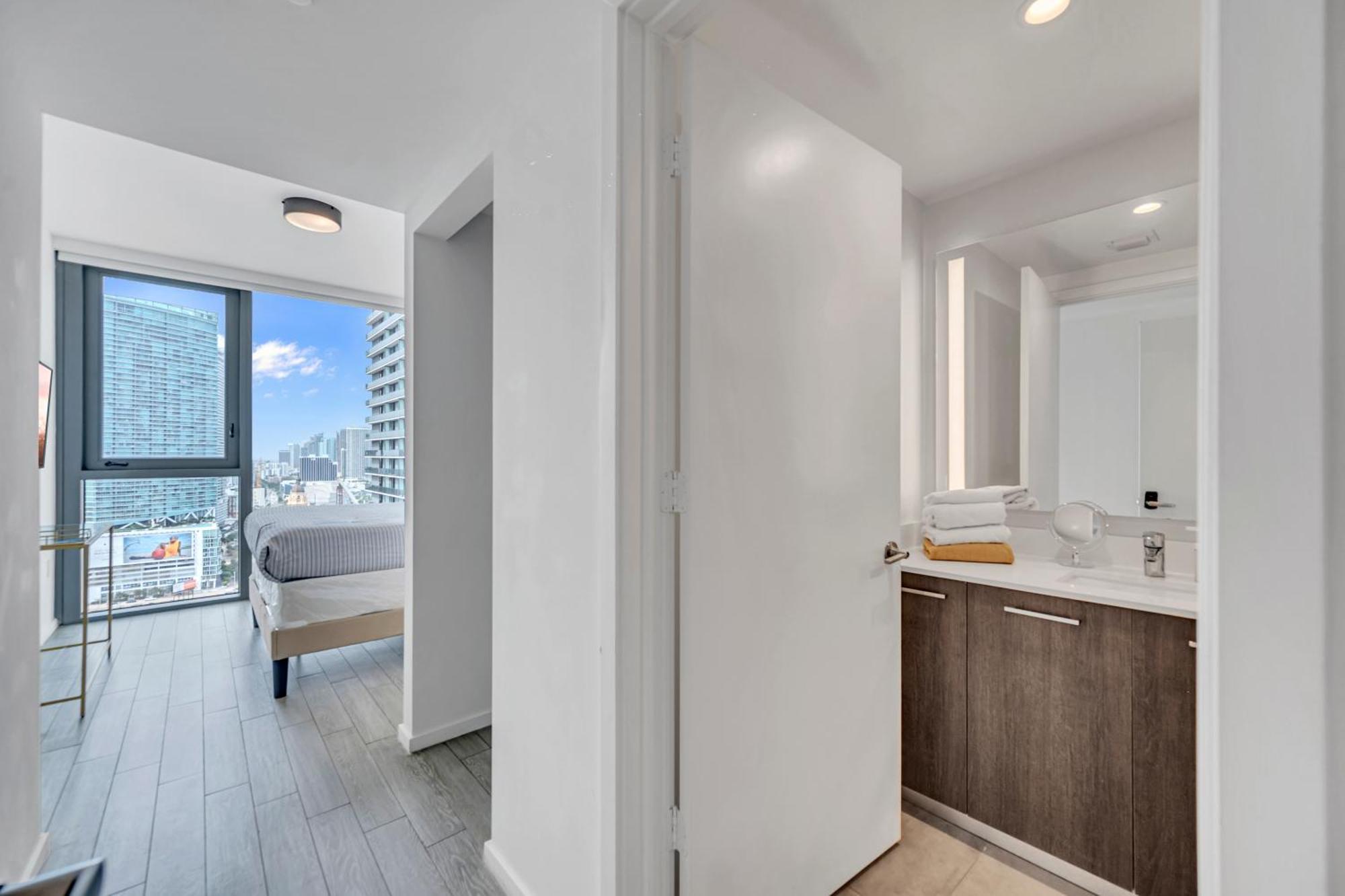 Great 3 Beds 3 Baths Appartment Downtown マイアミ エクステリア 写真